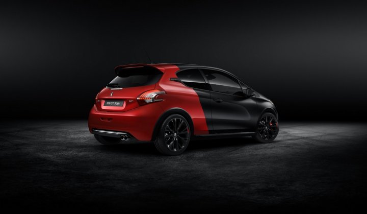 Peugeot-208-GTi-30th-Tre-Quarti-Posteriore