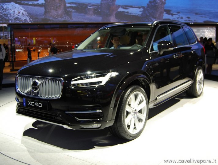 Volvo-XC90-LIVE-3