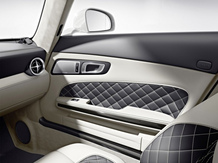 Mercedes-SLS-AMG-GT-Roadster-designo-Style