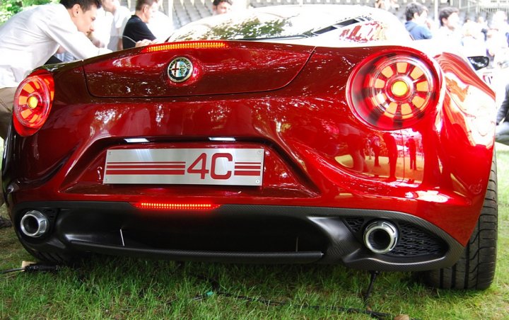 alfa-romeo-4c-dietro alfa-romeo-4c-dietro