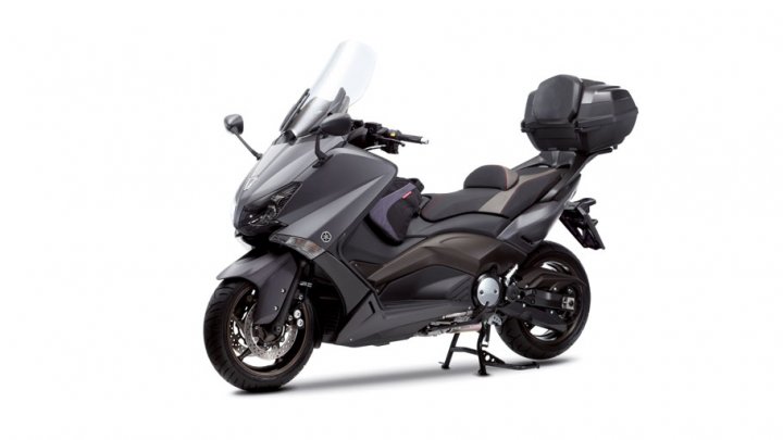 yamaha-tmax-530-touring