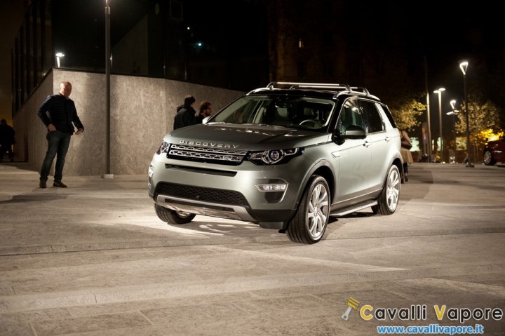 Land-Rover-Discovery-Sport-LIVE-Milano-11 Land-Rover-Discovery-Sport-LIVE-Milano-11