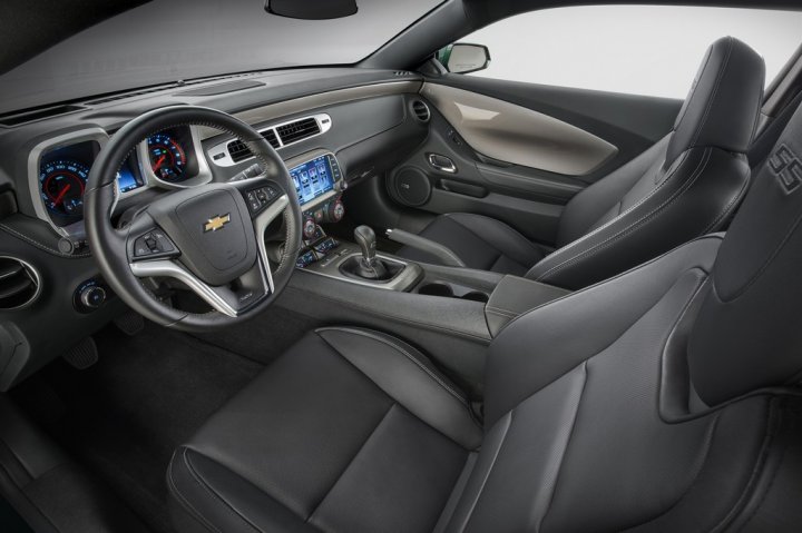 Camaro-Commemorative-Edition-11 Camaro-Commemorative-Edition-11