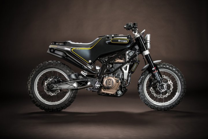 Husqvarna-401-Svartpilen-Destra Husqvarna-401-Svartpilen-Destra