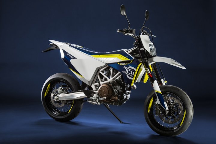 Husqvarna-701-Supermoto-Tre-Quarti Husqvarna-701-Supermoto-Tre-Quarti