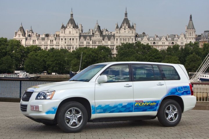 Toyota-FCHV-adv-2010 Toyota-FCHV-adv-2010