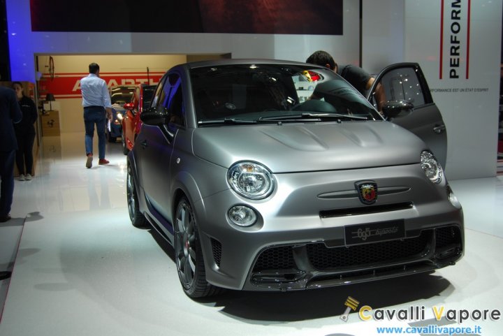 Abarth-695-Biposto-LIVE-1