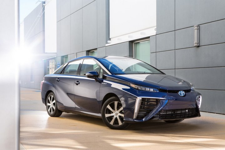Toyota-Fuel-Cell-Vehicle-01 Toyota-Fuel-Cell-Vehicle-01