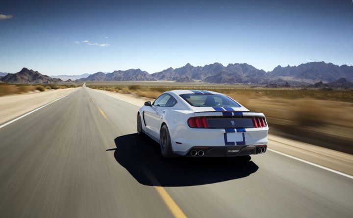 Shelby-GT350-Mustang-08