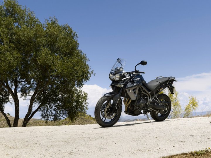 Triumph-Tiger-800-XR-10 Triumph-Tiger-800-XR-10