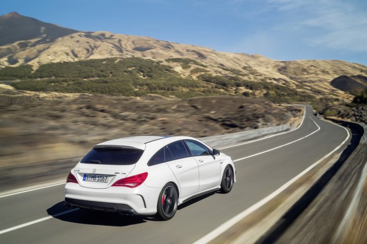 Mercedes-CLA-45-AMG-Shooting-Brake-Tre-Quarti-Posteriore Mercedes-CLA-45-AMG-Shooting-Brake-Tre-Quarti-Posteriore