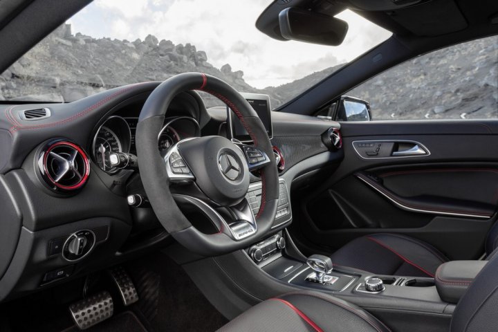 Mercedes-CLA-45-AMG-Shooting-Brake-Volante Mercedes-CLA-45-AMG-Shooting-Brake-Volante