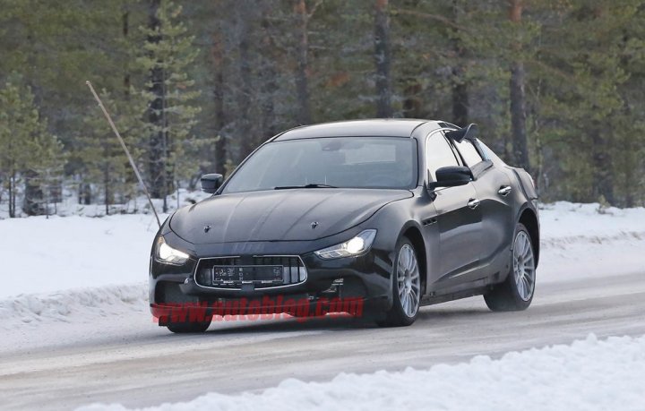Alfa-Romeo-Giulia-Spy-Photos-01 Alfa-Romeo-Giulia-Spy-Photos-01