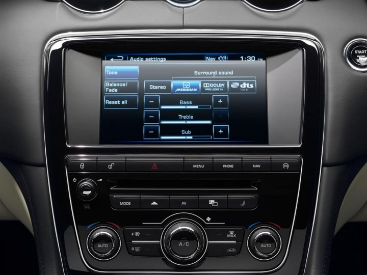 Jaguar-XF-e-XJ-2013-Meridian-Audio Jaguar-XF-e-XJ-2013-Meridian-Audio