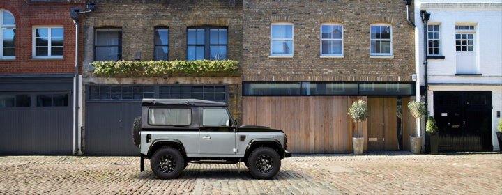 Land-Rover-Defender-Autobiography-Limited-Edition-08