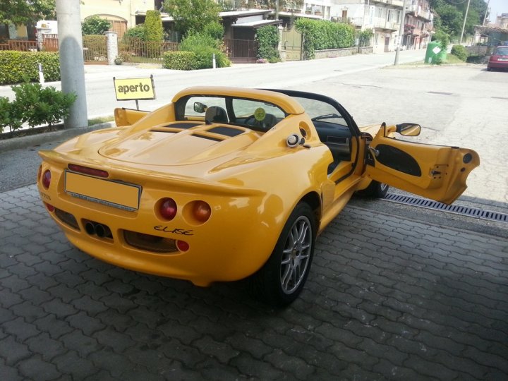 lotus-elise-s1-zegna-dietro lotus-elise-s1-zegna-dietro