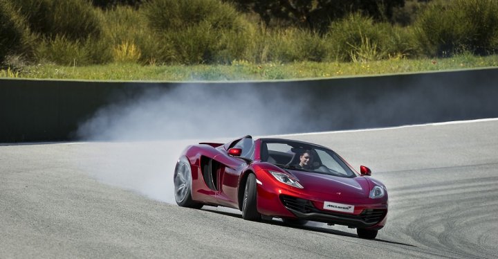 McLaren-12C-Spider-Derapata