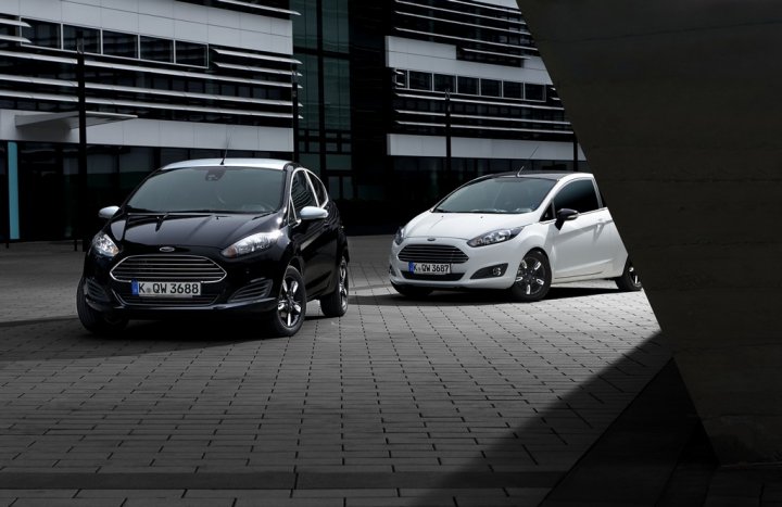 Ford-Fiesta-Black-and-White-Edition-06