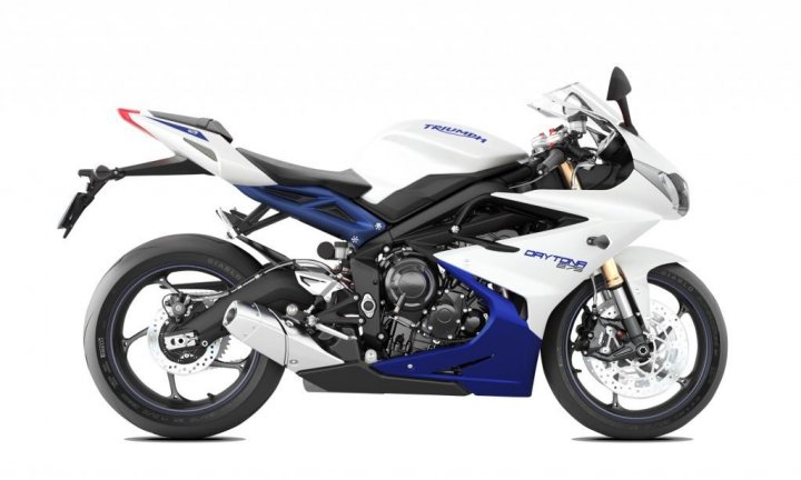 Triumph-Daytona-675_studio Triumph-Daytona-675_studio