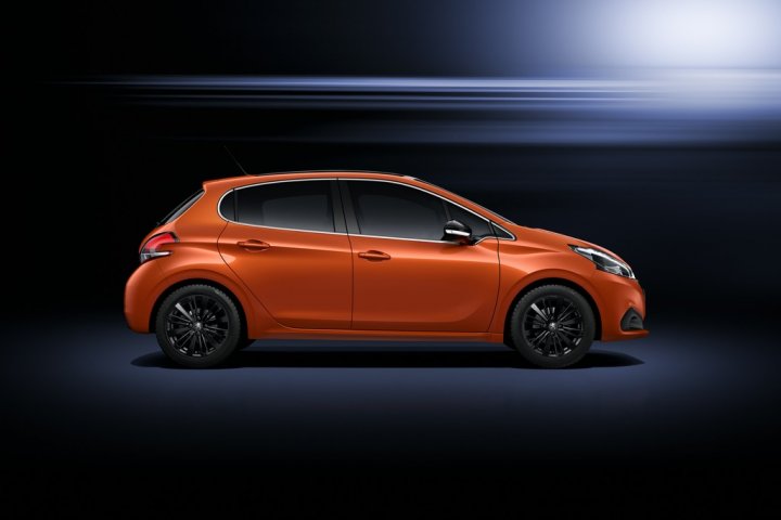 peugeot-nuova-208-lato