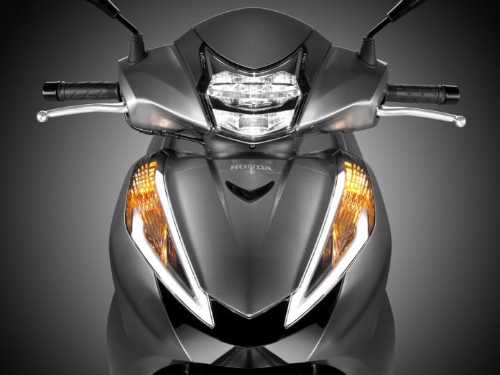 Honda-SH300i-ABS-2015-Fronte