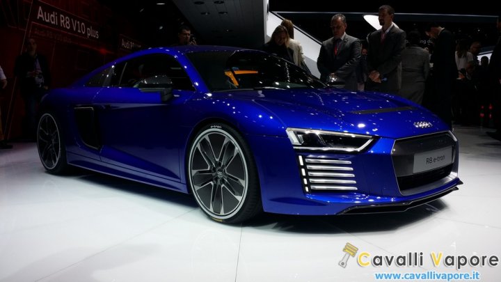 Audi-R8-e-tron-Ginevra-Live-2 Audi-R8-e-tron-Ginevra-Live-2