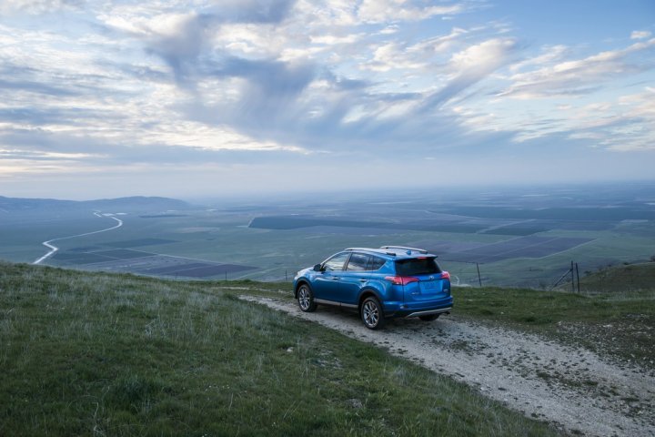 Toyota-RAV4-Hybrid-4 Toyota-RAV4-Hybrid-4
