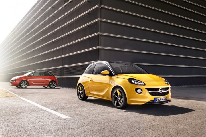 Opel-Adam-Tre-Quarti