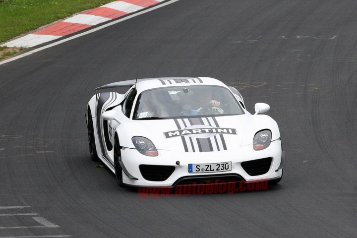 porsche-918-martini-spy porsche-918-martini-spy