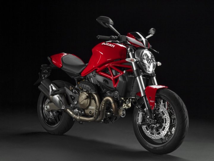 Ducati-Monster-821-Stripe-Tre-Quarti-Anteriore Ducati-Monster-821-Stripe-Tre-Quarti-Anteriore