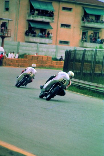 ducati-750-imola-smart-spaggiari-200-miglia