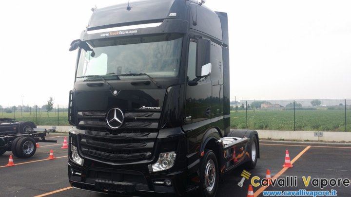 Mercedes-Actros-2 Mercedes-Actros-2