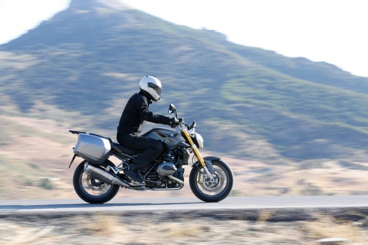BMW-R1200-R-4 BMW-R1200-R-4