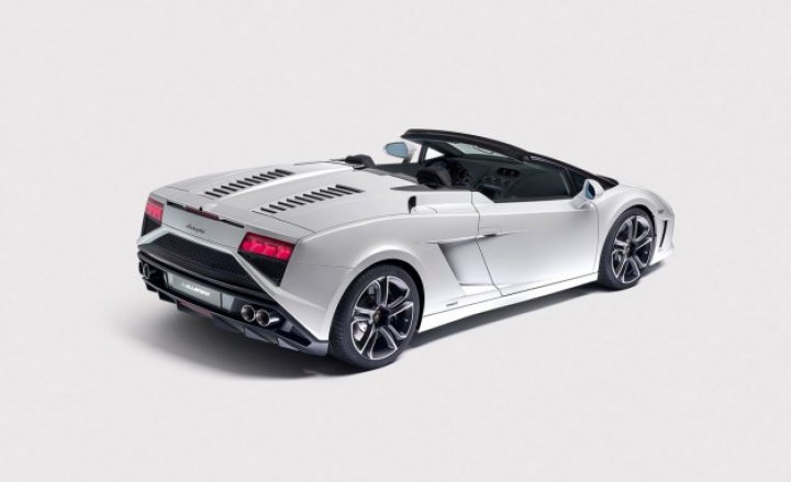 lamborghini-gallardo-spyder-my2013-dietro-alto