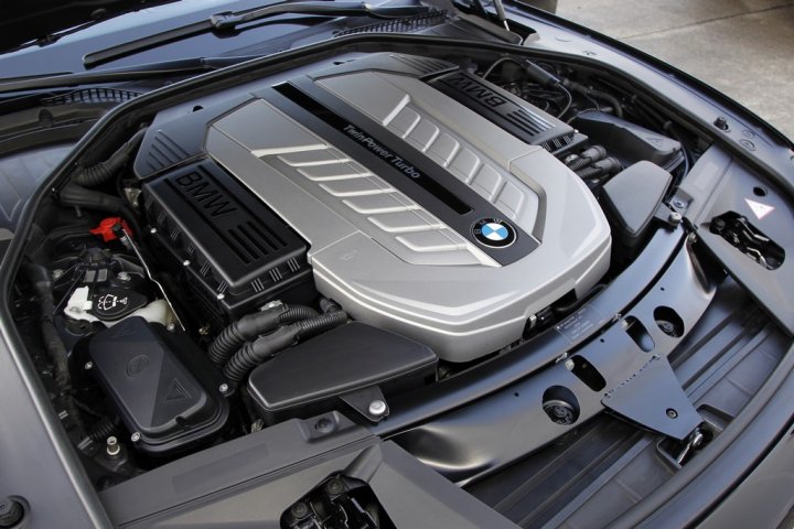 BMW-750iL-2012-V12 BMW-750iL-2012-V12