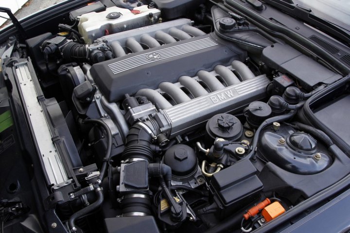 BMW-750iL-E32-V12 BMW-750iL-E32-V12