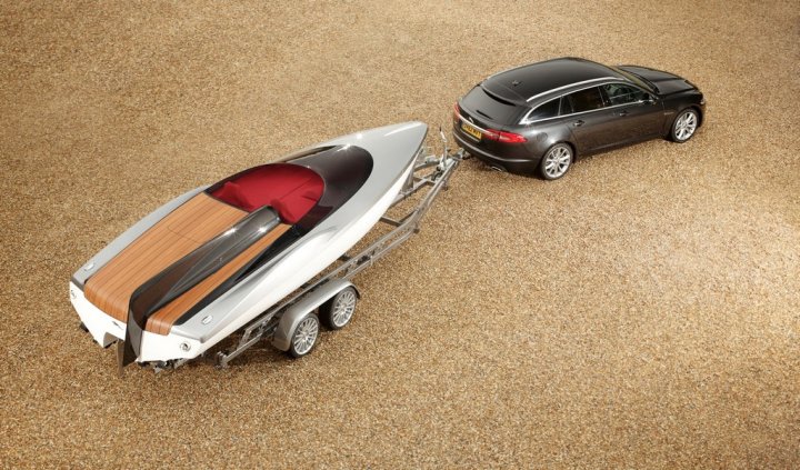 jaguar-speedboat-concept