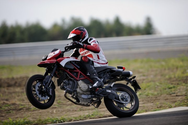 Ducati-Hypermotard-1100-SP-Corse-Impennata