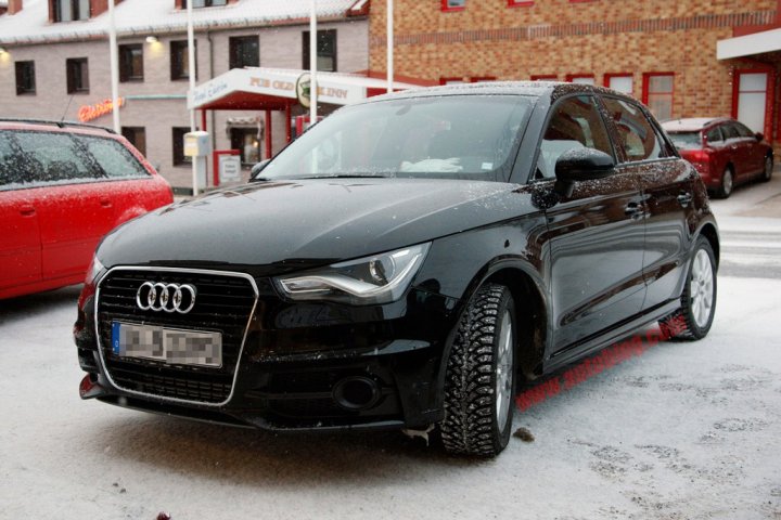 audi-s1-spy-tre-quarti