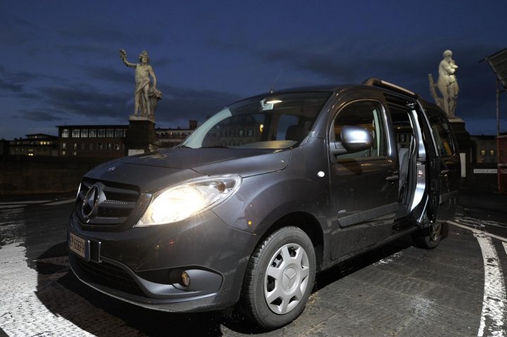 mercedes-citan-mixto-tre-quarti-anteriore mercedes-citan-mixto-tre-quarti-anteriore