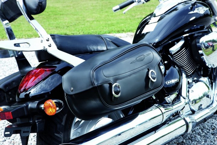 suzuki-intruder-m800-borsa-in-cuoio