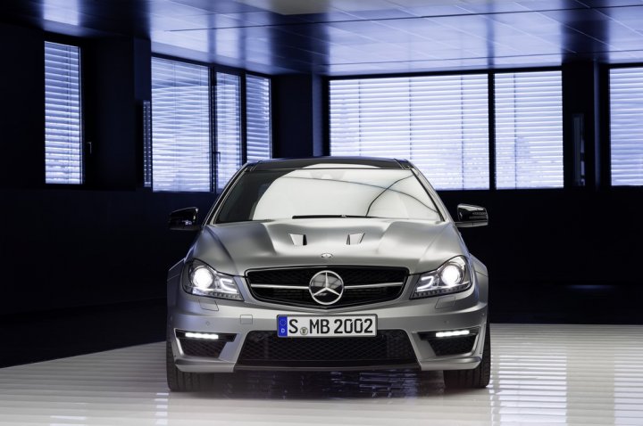 mercedes-c-63-amg-edition-507-anteriore