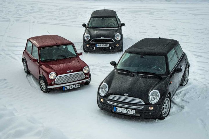 tre-generazioni-di-mini-cooper-alto