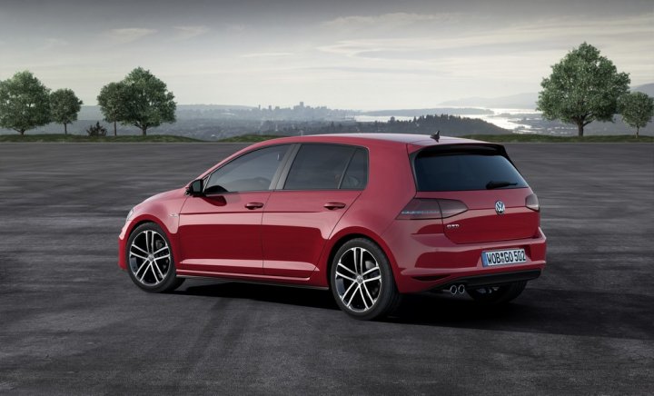 volkswagen-golf-gtd-tre-quarti-posteriore