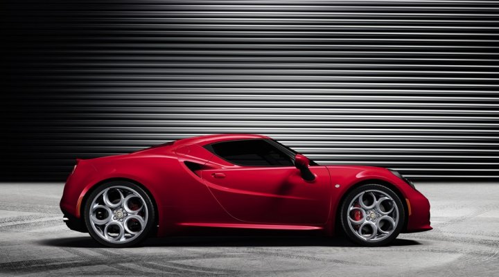 alfa-romeo-4c-laterale