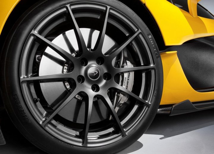 mclaren-p1-gialla-cerchi mclaren-p1-gialla-cerchi