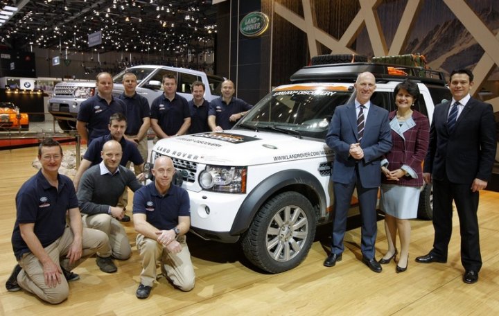 land-rover-discovery-milione-staff