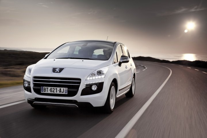 peugeot-3008-hybrid4