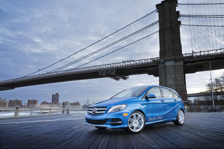 mercedes-benz-classe-b-electric-drive-frote-laterale-sinistro
