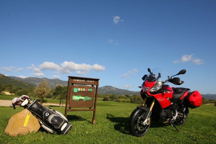 aprilia-caponord-1200-a-is-molas-golf-resort